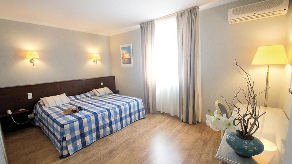 Hotel Stella Mare Algajola  Buitenkant foto